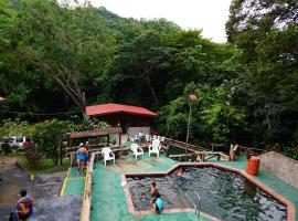 Pueblo Antiguo Lodge, hotel v destinaci Sierra