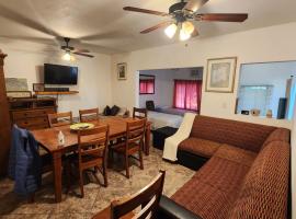 Casa Vizcaino，恩塞納達港的飯店