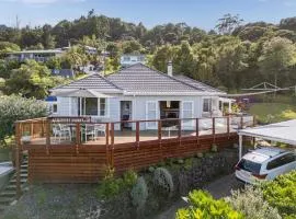 Coro Harbour View - Coromandel Holiday Home