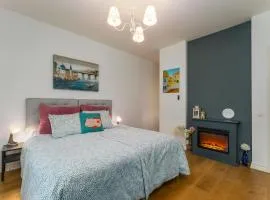 Free Parking l Everything nearby l Easy Self Check-In