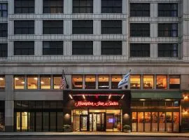 Hampton Inn & Suites Chicago-Downtown