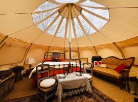 Expérience Nordique Sauna et bain froid en Camargue, Hotel in Arles