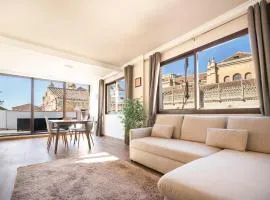 Ático con terraza y vistas únicas a la Catedral pleno centro de Granada