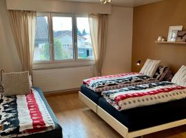 Ferienwohnung Zulg-Ideal für Gruppen & Freunde: Steffisburg şehrinde bir otel