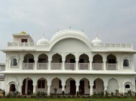 The Tiger Castle Ranthambore, hótel í Khilchīpur