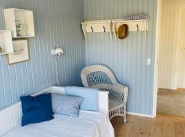 Small Private two rooms by the sea, hotel a Hornslet