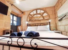 Historic 300 Years Townhouse in Birgu Vittoriosa, hotel en Birgu
