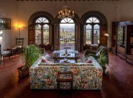 Tuscan Elegance - Pool, Private Terrace and Relax, hotell sihtkohas Pescia