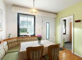 Ferienwohnung Sonnenring, hotelli kohteessa Heide