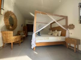 Blue EmOcean Dive Resort, hotel en Moyo Island