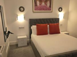 Dunderry Lodge Self Catering Family Lodges, hytte i Navan