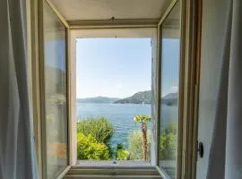 Vintage Home in the hamlet with lake view