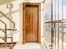 Diamond Hotel, hotel em Bareli