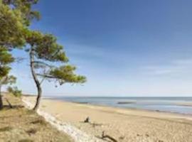 Villa Albert, Hotel in Longeville-sur-Mer