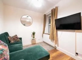 10 Mins to Bath - Well Equipped - Easy Access