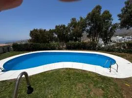 Casa Familiar con Piscina Frente al Mar