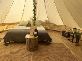Enchanting Glamping Tent for Two with Lake Views in Texas, hotel sa Porters Lake