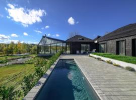 Evergreen Retreat, готель у місті Râșca