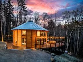 Spectacular Yurt with Breathtaking Outdoor and Indoor Spaces in Vermont