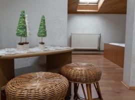 Готель Меридіан, khách sạn ở Yasinya