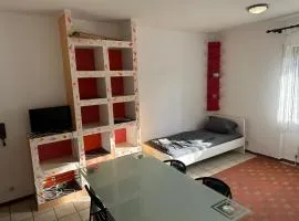 Arbeiterapartment mit 2 Betten, Küche, Bad