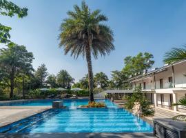 Energise Soul Retreat By ELIVAAS, Trimbakeshwar Nashik, hotel com banheiras de hidromassagem em Trimbak