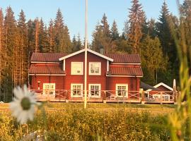 Lakeside Villa with Sauna & Hot Tub, hotel en Tällberg