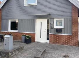 Hus, barnvänligt, nära strand, khách sạn ở Halmstad