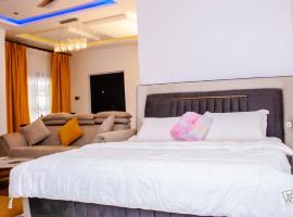 Winners Executive Stays and Events Lodge, hotel em Oyibi