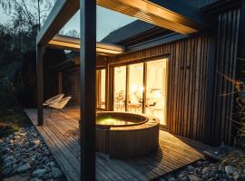 Lastioulles에 위치한 호텔 Ecrin d'Auvergne Lodge et SPA privatif