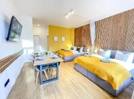 Ferienwohnung im Zentrum mit Infrarotkabine, kostenfreier Tiefgarage, Kingsize Betten und Balkon