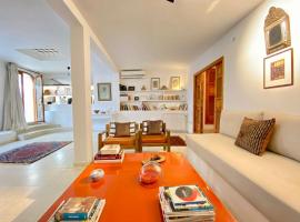 Hedi Turki Studio B&B with Pool , Sidi Bou Saïd, hótel í Túnis