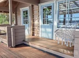 Mökki järven rannalla