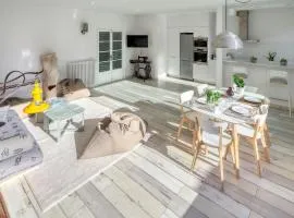 Holiday Home Artistic by Interhome