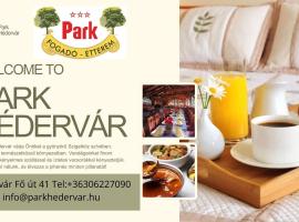 Park Hédervár – hotel w mieście Hédervár