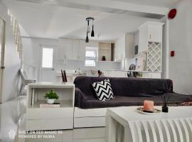 Rhenville transient house in Vigan City with fast Wifi, hotel v destinaci Bantay