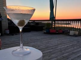 Fabulous Westhampton Dunes Waterfront, hotel a Westhampton Beach