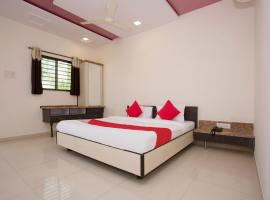 Hotel O by OYO Capital O Sai Icon Residency, hotel em Titwala