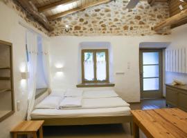 Ghermaniko Guesthouse โรงแรมในดามูคารี