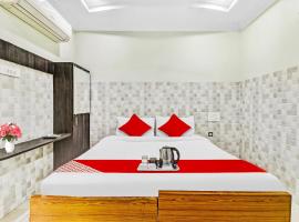 Super Hotel O Sridhar، فندق في Khammam