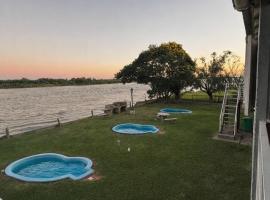 Caba&ntilde;as AlCoronda, vil&middot;la a Sauce Viejo