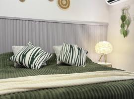 Viesnīca ar baseinu Amani Grand Cozy Stay Near Mactan Cebu Airport pilsētā Mactan Cebu International