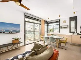 Luxury Beachside 3BR with Balcony