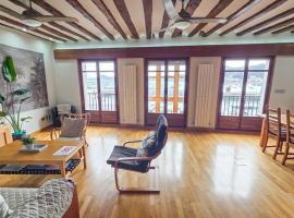 Sea views in the heart of the old town, hotel Castro-Urdialesben