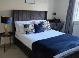 Wagtail-Sleeps 7-Parking-Garden-WiFi-2xWork Desk