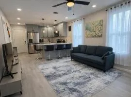 Bright Renovated 3BR Apartment w Private Entrance