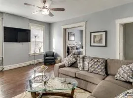 Walk to Carondelet Park Quiet Couples Getaway