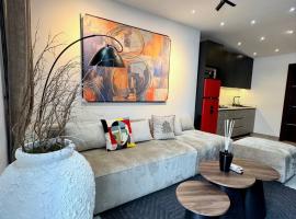 MAISON 9 Apartments Surulere、ラゴスの駐車場付きホテル