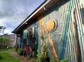 ESPACIO MINGA, casa quinta en la ciudad, hasta 8 personas, casa de campo em Corrientes