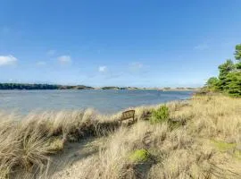 Private Beach, Deck and Grill! Siuslaw River Getaway